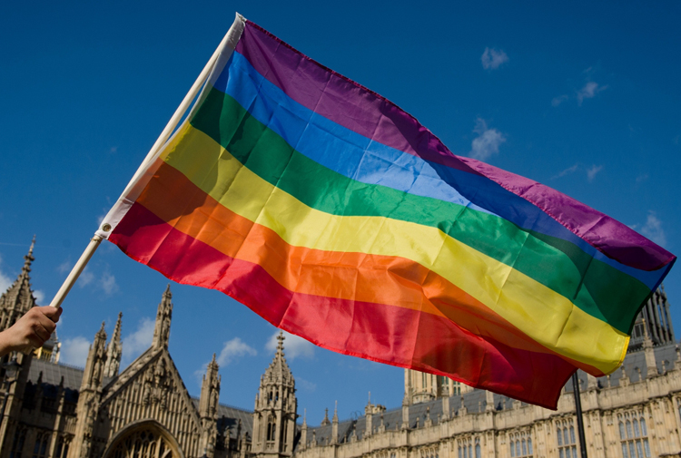 Tabipler Birliği: Eşcinsellik bir hastalık değil