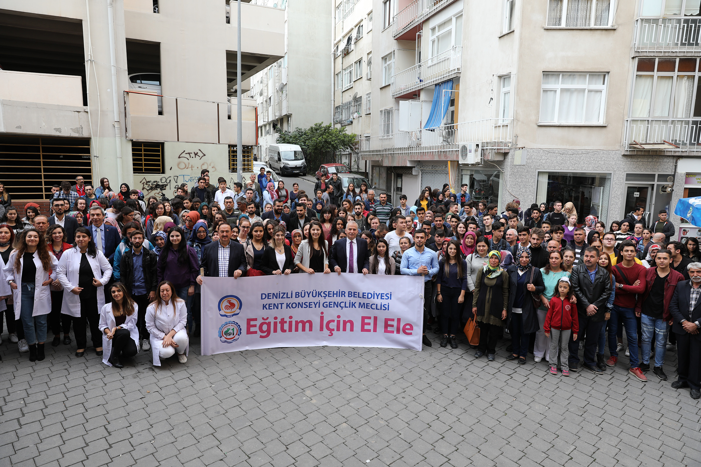 Eğitim için El Ele’de ilk ders zilini Başkan Zolan çaldı