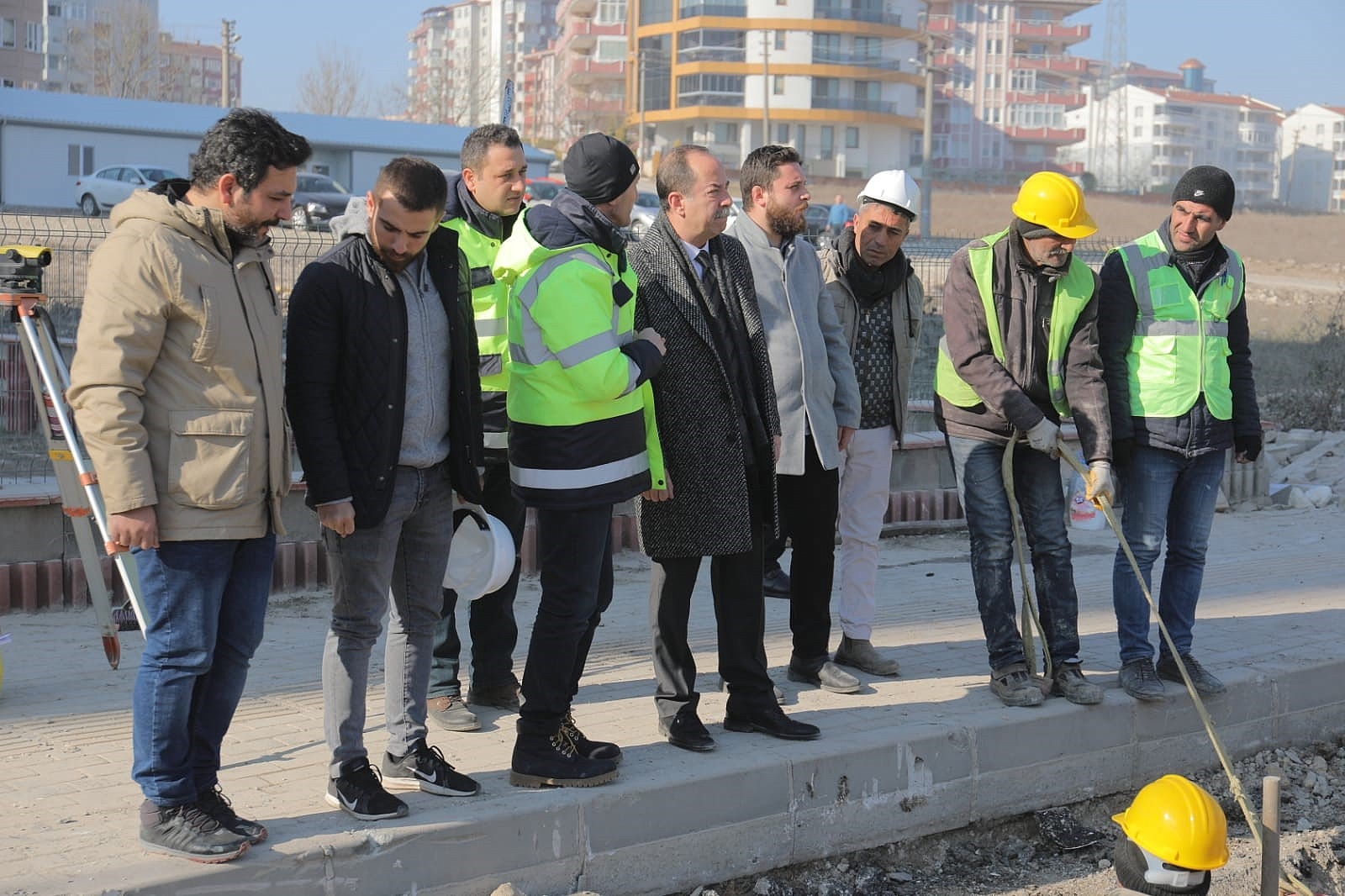 GÜRKAN, ABDİ İPEKÇİ CADDESİ’NDEKİ ALTYAPI ÇALIŞMALARINI YERİNDE İNCELEDİ