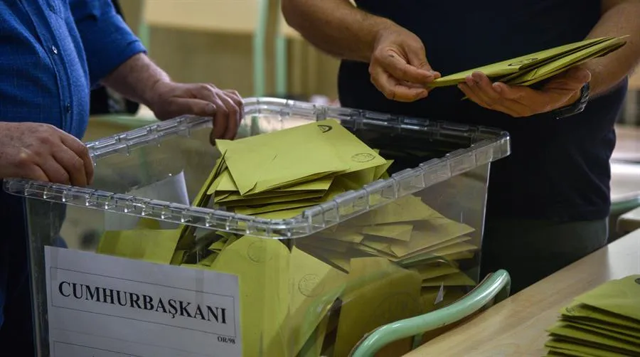 Yaklaşık 200.000 sandıkta 53 milyondan fazla oy düştü