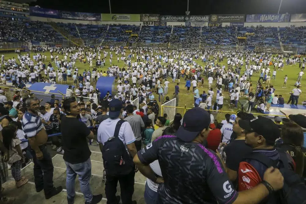El Salvador stadındaki izdihamda 12 kişi öldü