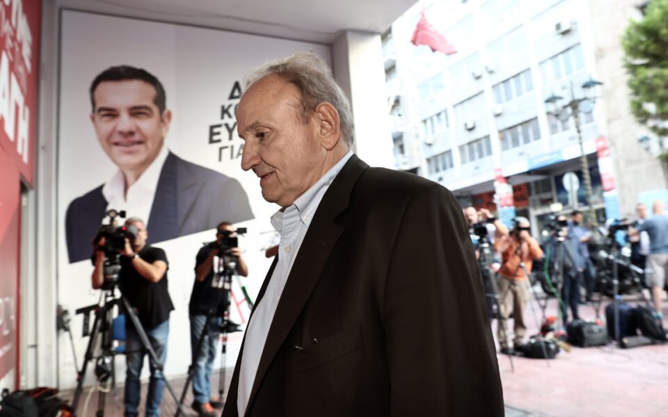 Tzoumakas, SYRIZA’nın yeni liderine yönelik eleştirilerini yineledi