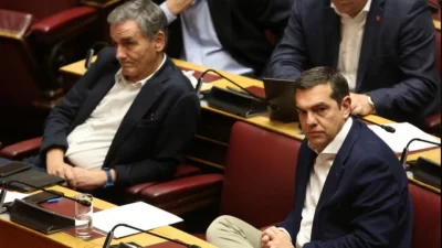 Tsakalotos’tan Çipras’a: Önce biraz özeleştiri yapın