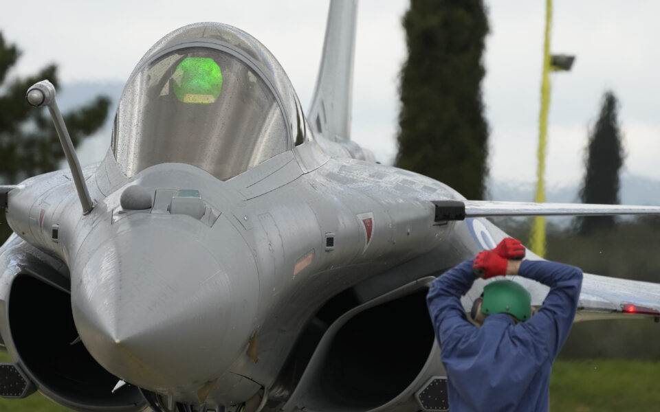 Rafale jetleri yurt dışında semalara çıkıyor