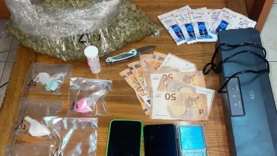 Korfu’daki evde uyuşturucu ele geçirildi, 19 yaşındaki tutuklandı