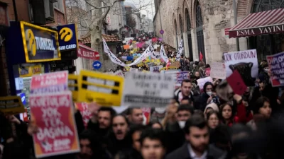 Türkiye, muhalefet liderinin belediye başkanının gözaltına alınmasına ilişkin sokağa çıkma çağrısını eleştirdi