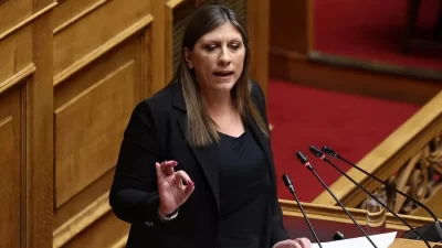 Kuyruğunda rüzgar olan bir siyasi araç