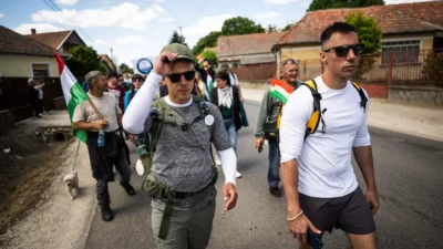Macar muhalefet lideri Magyar, Romanya’ya yürüyerek etnik Macarlarla flört ediyor