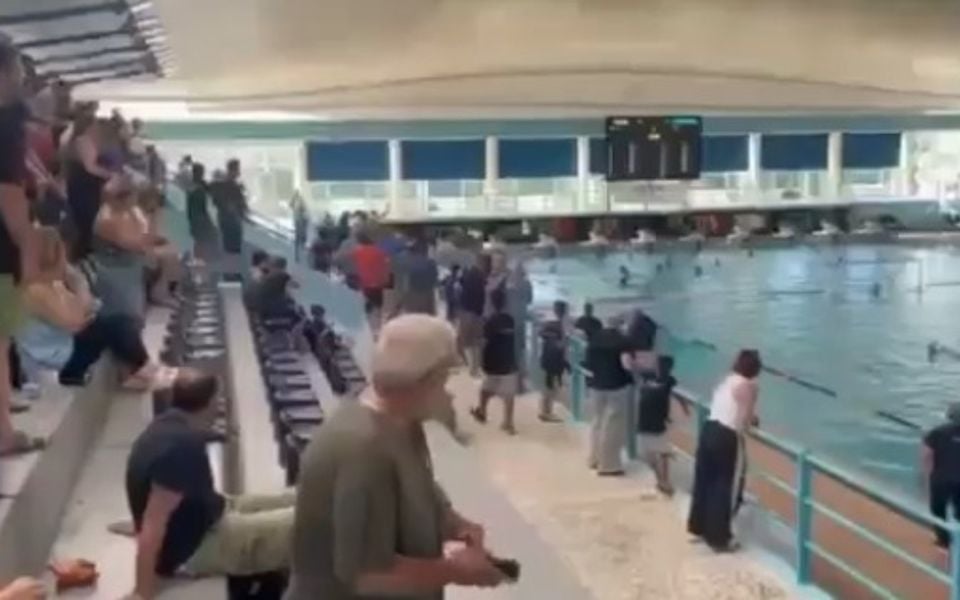 Ebeveynler, Sakız Adası’ndaki gençlik su topu turnuvasında saldırgan davranışlardan şikayetçi