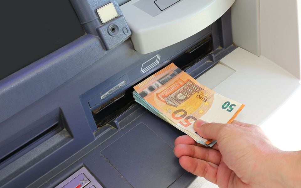 Yunan hükümeti ATM çekim ücretleri konusunda harekete geçme sözü verdi