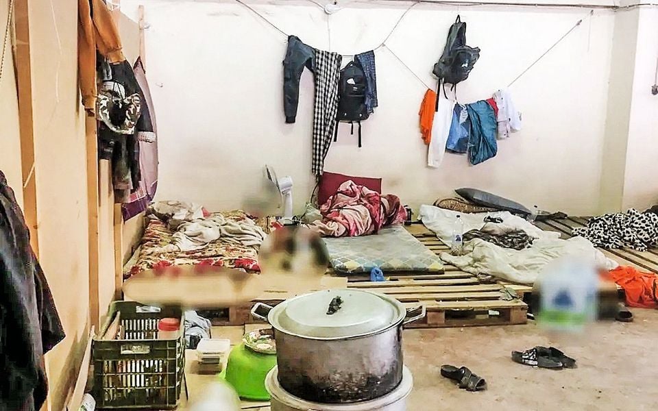 Nepalli işçileri sömüren çete çökertildi