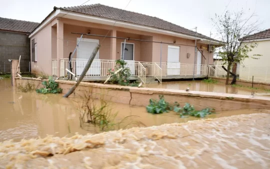 Fırtınanın ardından üç belediye daha acil durum ilan etti