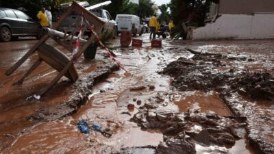 Hükümet, iki felaketin mağdurlarına emeklilik ve borç affı teklif ediyor