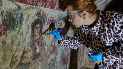 Papa’nın ziyaret ettiği Türk kasabasında, İsa’nın ‘İyi Çoban’ olarak tasvir edildiği nadir bir fresk keşfedildi.