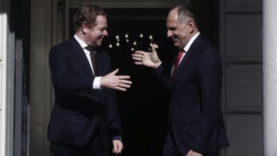 Bakanlar, Yunanistan-Hollanda ilişkilerinin olağanüstü olduğunu vurguladı