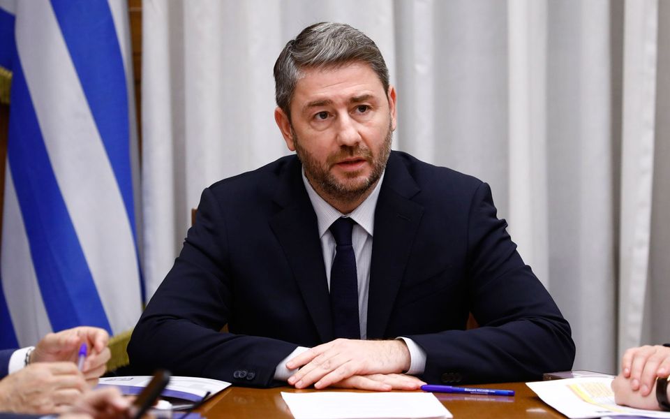 PASOK lideri, çiftçilerin iflasın eşiğinde olduğunu açıkladı