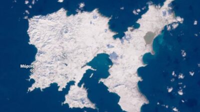 Uydu görüntüsü, Yeni Yıl fırtınasının ardından Lemnos adasının karla kaplı olduğunu gösteriyor