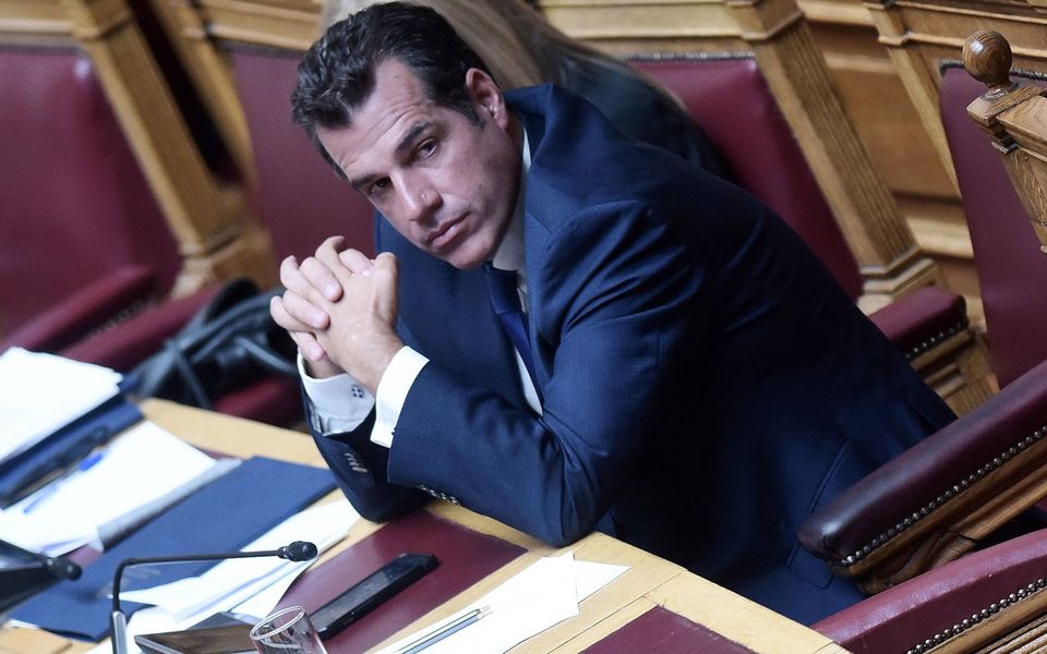 Plevris, Sakız Adası’ndaki tekne faciasından insan kaçakçılarını sorumlu tuttu ve Sahil Güvenlik’i savundu