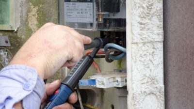 Büyük elektrik dolandırıcılığıyla bağlantılı işletme sahipleri