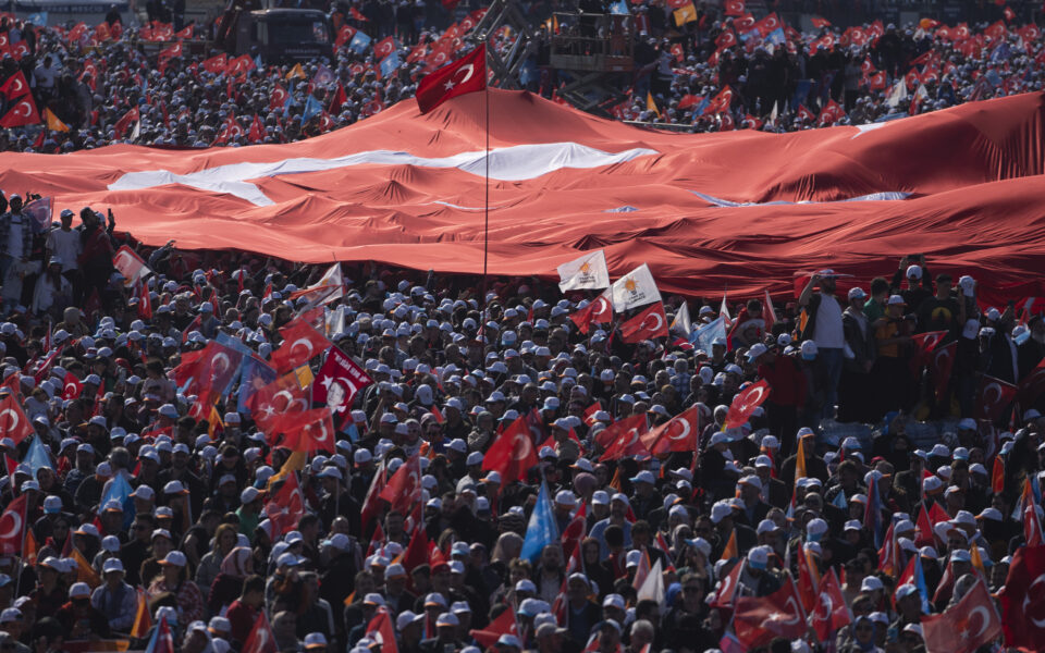Erdoğan seçim mitinginde muhalefete ‘LGBT yanlısı’ dedi
