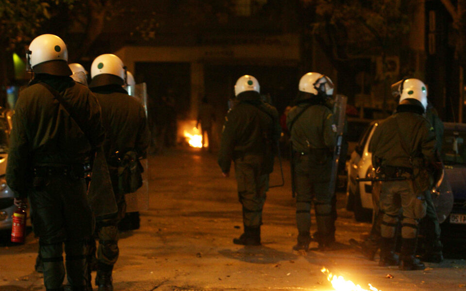 Atina ve Selanik’teki üniversitelerde şiddet olayları yaşanıyor