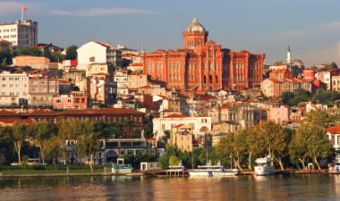 İstanbul’daki Rum okulları için uyarı zili