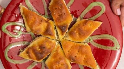 Mikonos’un meşhur soğanlı turtası