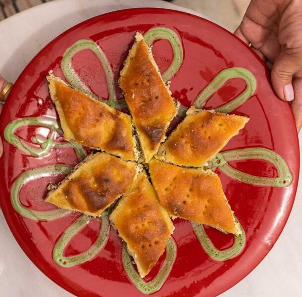 Mikonos’un meşhur soğanlı turtası