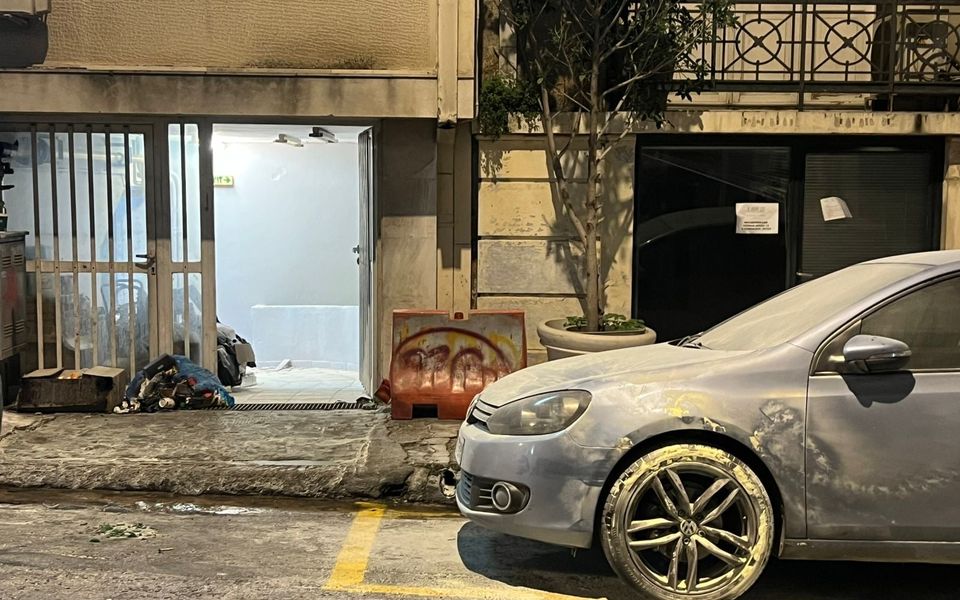 Molotof saldırısı Kypseli polis karakolunu hedef aldı