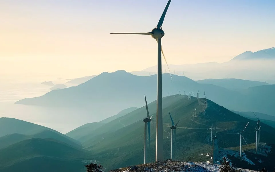 Helleniq Energy, Romanya’da ilk iki güneş enerjisi parkını hizmete açtı