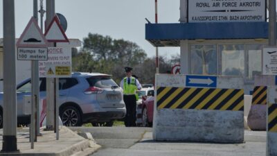 İngiltere, Kıbrıs’taki üslerin statüsünün ‘müzakere konusu olmadığını’ söylüyor